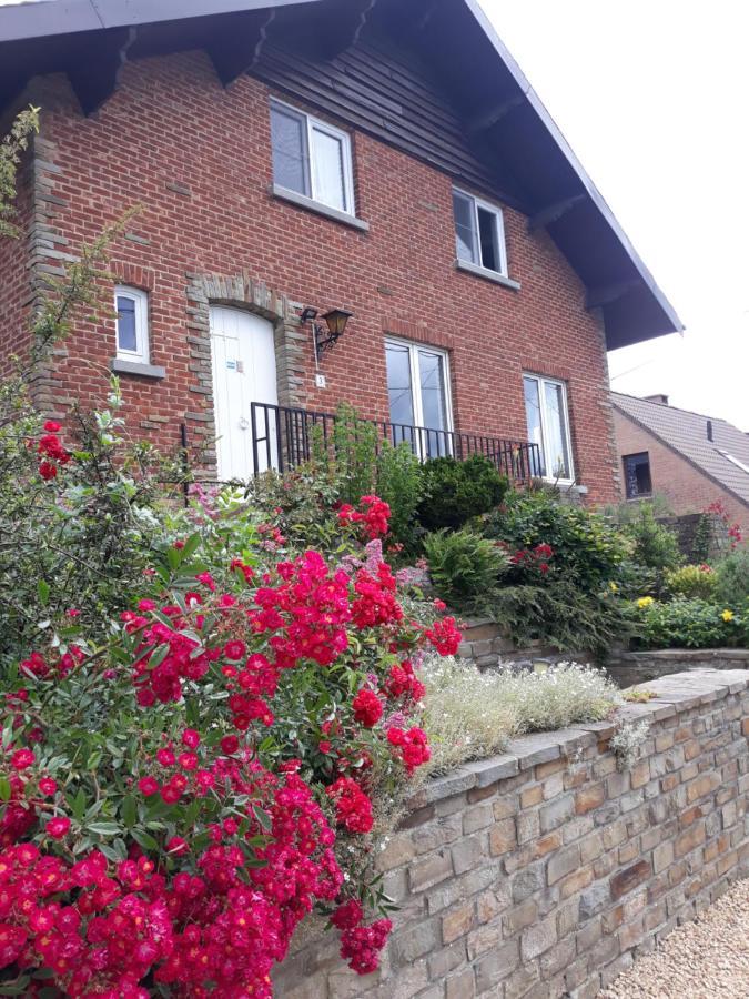 Bed Vue Sur Vallee De La Meuse Namur Bouge Bagian luar foto